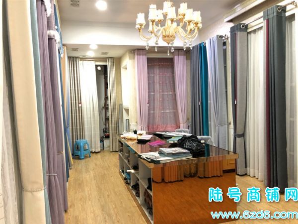 白云区泰和花园沿街双门头商铺（窗帘布艺店转让）实景图片