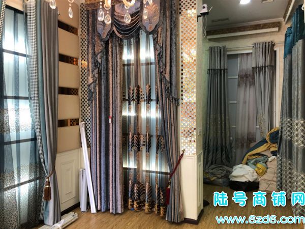 白云区泰和花园沿街双门头商铺（窗帘布艺店转让）实景图片