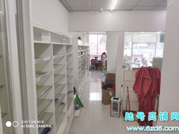 贵阳清镇云站路汇金大道临街好位置药店转让 可空转实景图片