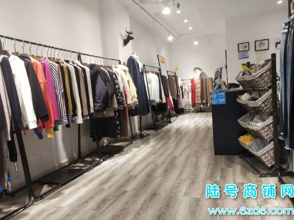 观山湖帝景传说门面转让 无行业限制实景图片