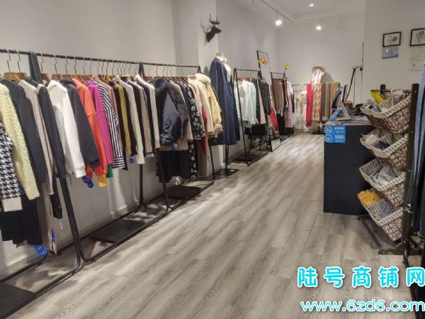 观山湖帝景传说门面转让 无行业限制实景图片