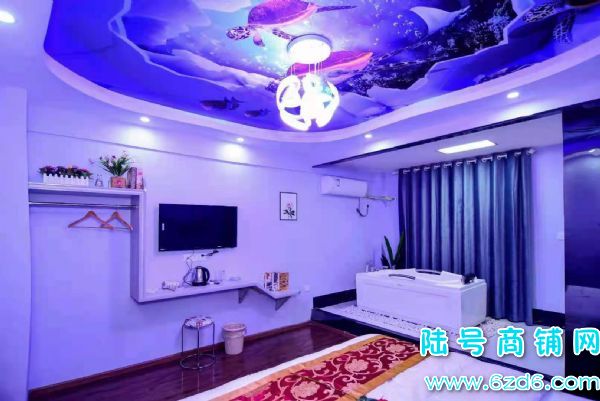 花溪民族大学小吃街盈利酒店转让实景图片