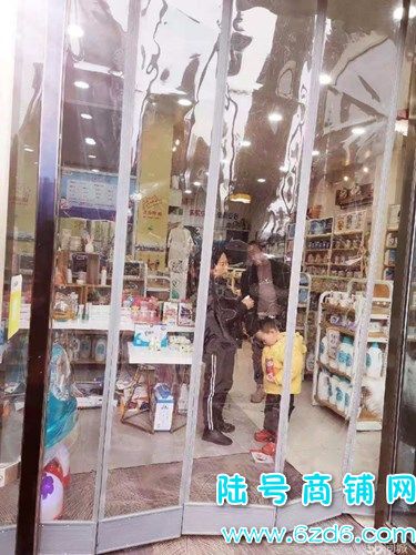 云岩区未来方舟G1组团母婴店转让 临街好位置实景图片