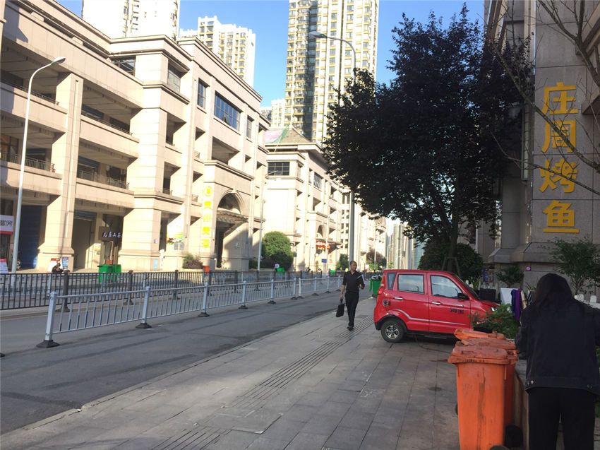 （陆号）观山湖恒大中央公园便利店转让实景图片