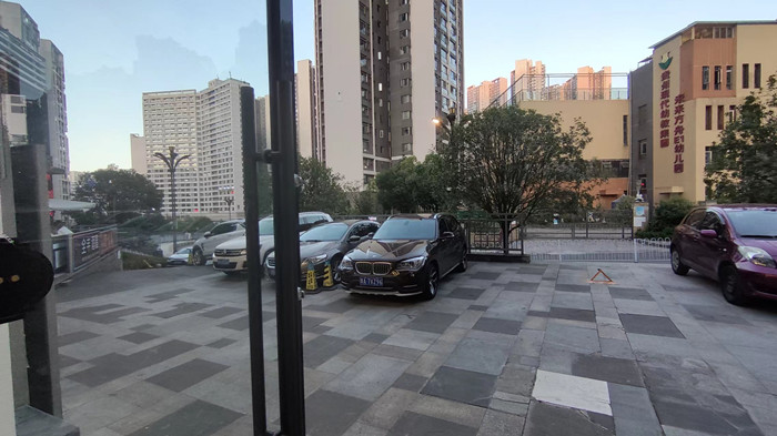 云岩区未来方舟E1区临街商铺精装转让（可空转）实景图片
