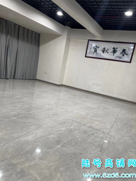 观山湖北大资源梦想城空铺房东直租实景图片