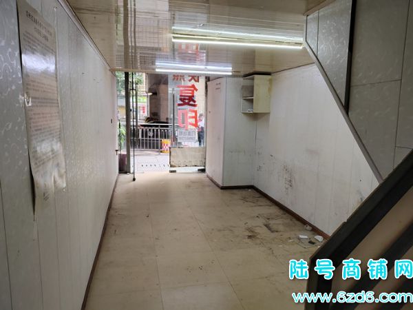 南明区半山小镇W2区118号空铺房东直租实景图片