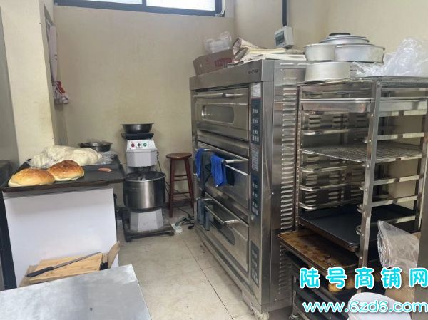 （陆号）花溪大学城城市学院面包烘焙店整体转让实景图片