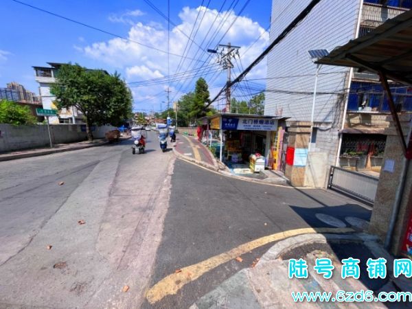 烧烤店低价转让 清镇市云岭东路与红旗北路交叉口处实景图片