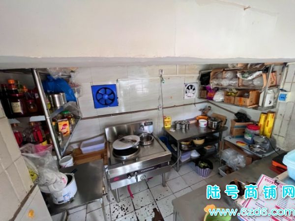 烧烤店低价转让 清镇市云岭东路与红旗北路交叉口处实景图片