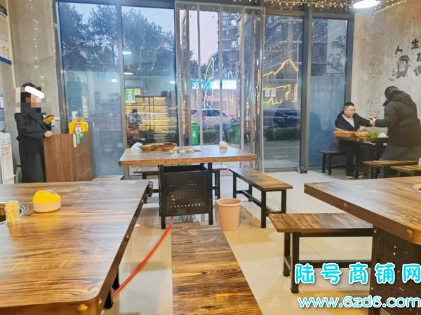 免租期10个月白云区天一观山阅临街餐饮店转让实景图片
