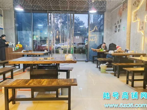 免租期10个月白云区天一观山阅临街餐饮店转让实景图片