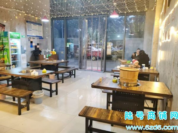 免租期10个月白云区天一观山阅临街餐饮店转让实景图片