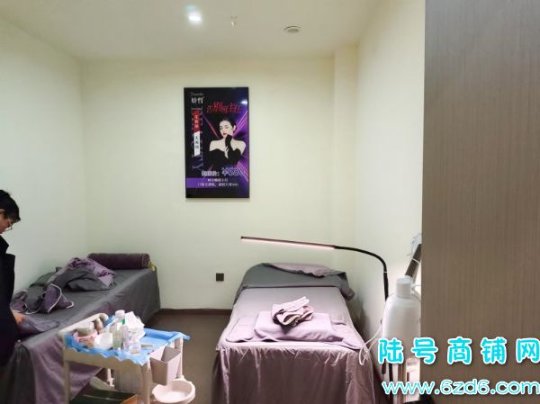 云岩区未来方舟G6组团临街美容院整体转让，带稳定客源实景图片