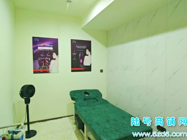 云岩区未来方舟G6组团临街美容院整体转让，带稳定客源实景图片