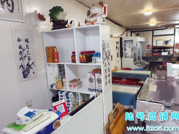 清镇云岭东路洛卡小镇临街70平餐饮店转让，可外摆实景图片
