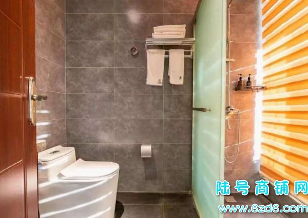 （陆号）营业中酒店低价急转！清镇职教城盛源新天地，14个房间实景图片