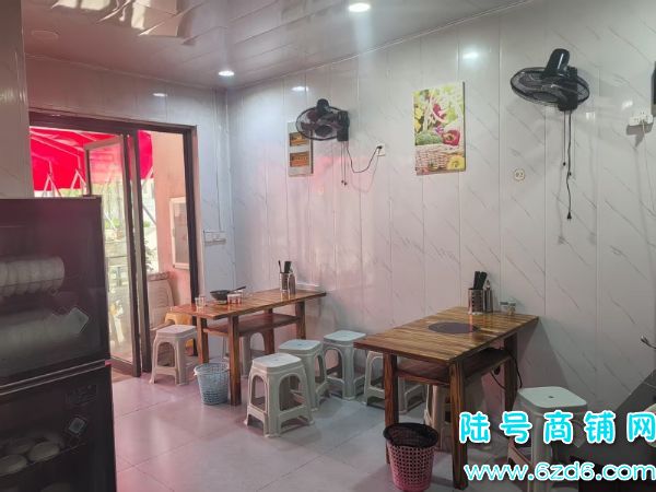 （陆号）花溪区恒大文化旅游城12组团餐饮店转让。外摆区大实景图片