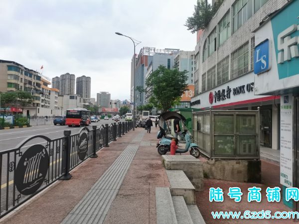 （陆号）乌当区新添寨新创路临街便利店带yan证转让实景图片