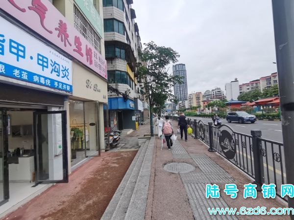 （陆号）乌当区新添寨新创路临街便利店带yan证转让实景图片