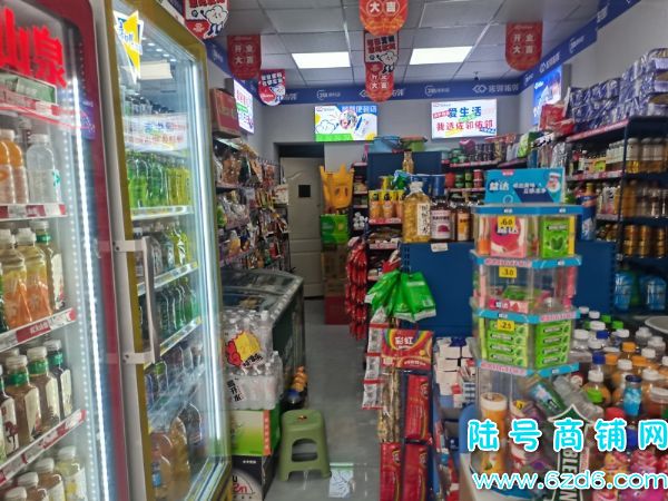 （陆号）乌当区新添寨新创路临街便利店带yan证转让实景图片
