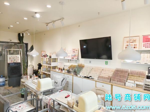 С���������д��¥A���������׵�ת�ã����ȶ���Դʵ��ͼƬ