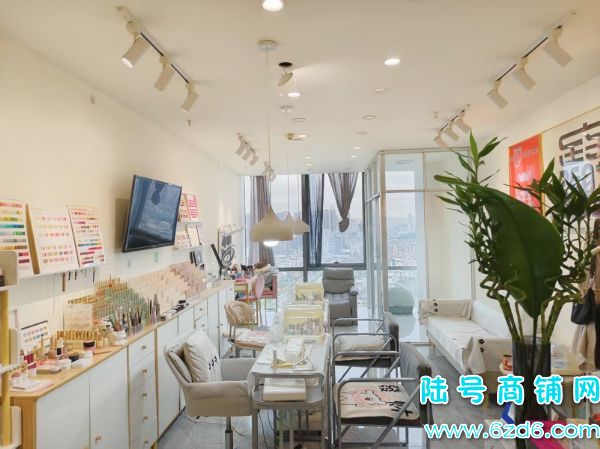 С���������д��¥A���������׵�ת�ã����ȶ���Դʵ��ͼƬ