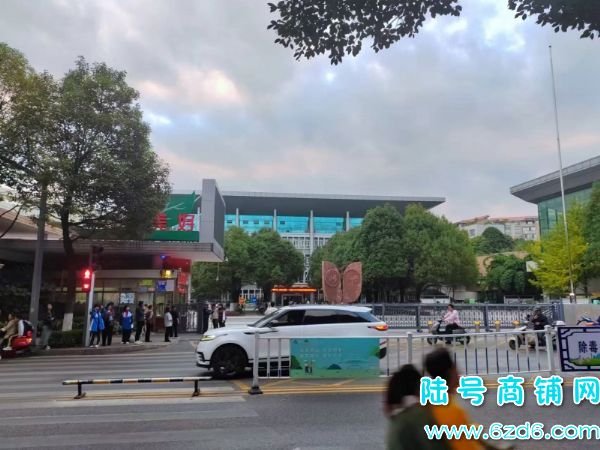 ��ɽ���̺���԰С�����ſڴ�70ƽ���ȹ�ת��ʵ��ͼƬ