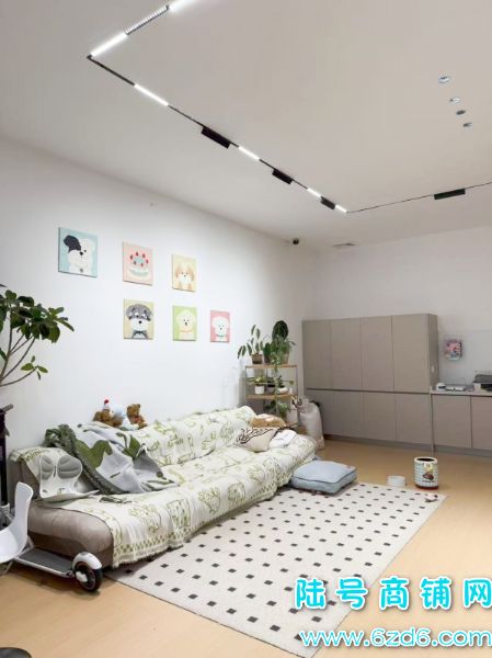 �������������ǵ����ʳ��ﵰ���ͼ�ת�ã��ɿ�תʵ��ͼƬ