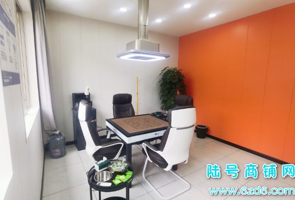 7������ �ڵ�������կ��ҵ���н��ٽ�����������ת��ʵ��ͼƬ