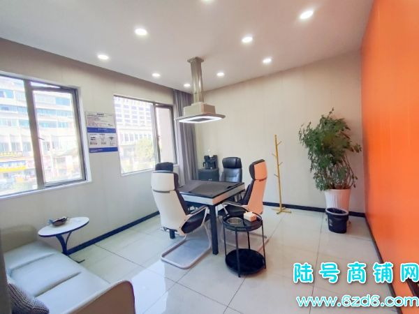 7������ �ڵ�������կ��ҵ���н��ٽ�����������ת��ʵ��ͼƬ