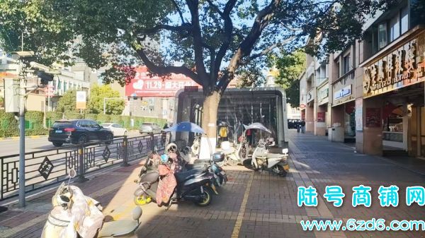 7������ �ڵ�������կ��ҵ���н��ٽ�����������ת��ʵ��ͼƬ