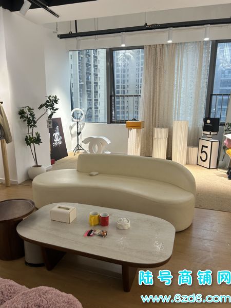 ��½�ţ�С���������A����װ��ת�ã�����2ǧ����ҵ��ʵ��ͼƬ