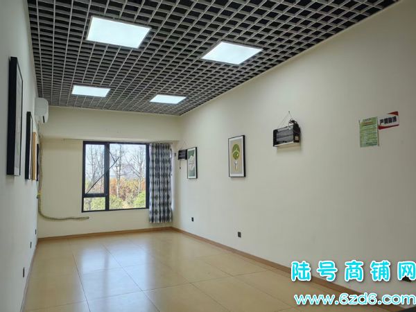 ��½�ţ�������̫�����˲�С������ת�ã���װ��ת����ҵ����ʵ��ͼƬ