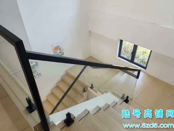 ��½�ţ�������̫�����˲�С������ת�ã���װ��ת����ҵ����ʵ��ͼƬ