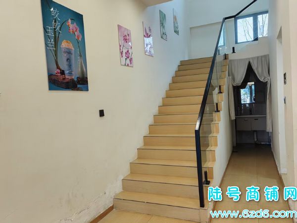 ��½�ţ�������̫�����˲�С������ת�ã���װ��ת����ҵ����ʵ��ͼƬ