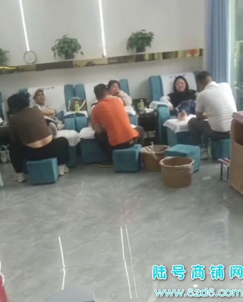 �ĸ������ڵ��񻪹㳡���ٽ�250ƽ��������������ת��ʵ��ͼƬ