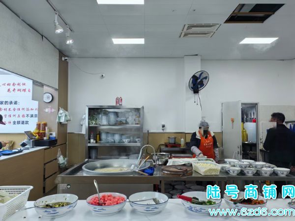 ��½�ţ������ϳ����򶫻�԰����ݲ�����ת�ã�������ͨ����ʵ��ͼƬ