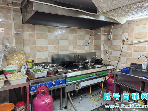 ��½�ţ���ɽ������չ��B5���Ų�����ת�ã��ٽ������������ʵ��ͼƬ