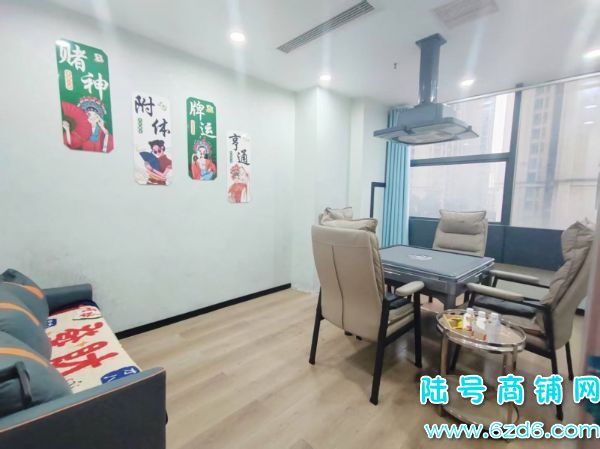 8������ ����԰���ڽ�1������������ת��ʵ��ͼƬ