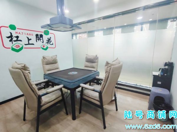 8������ ����԰���ڽ�1������������ת��ʵ��ͼƬ