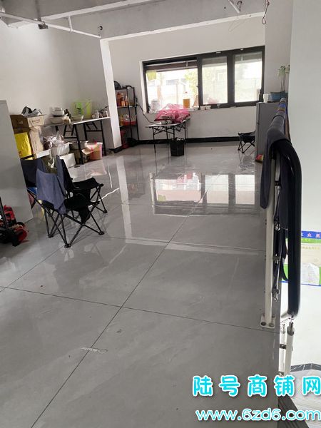 ��½�ţ��������������Ǿ��г��ٽ־�װ������ת��ʵ��ͼƬ