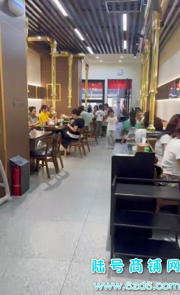 �����������������·�ٽ�180ƽ���������ת��ʵ��ͼƬ