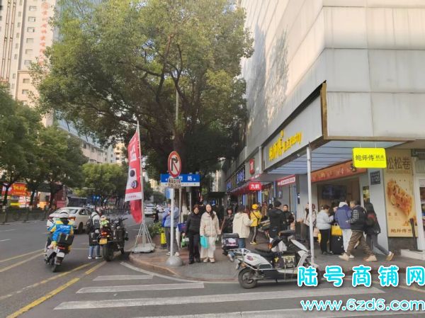 �����������������·�ٽ�180ƽ���������ת��ʵ��ͼƬ