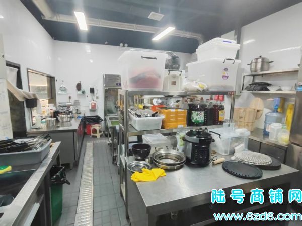 �����������������·�ٽ�180ƽ���������ת��ʵ��ͼƬ