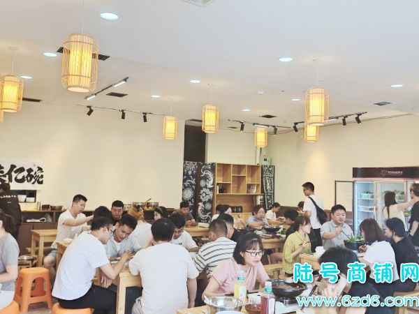 ���Ҵ�ʮ�ֹ�ó��ҵ����120ƽ�ٽֲ�����ת�ã��ɿ�תʵ��ͼƬ