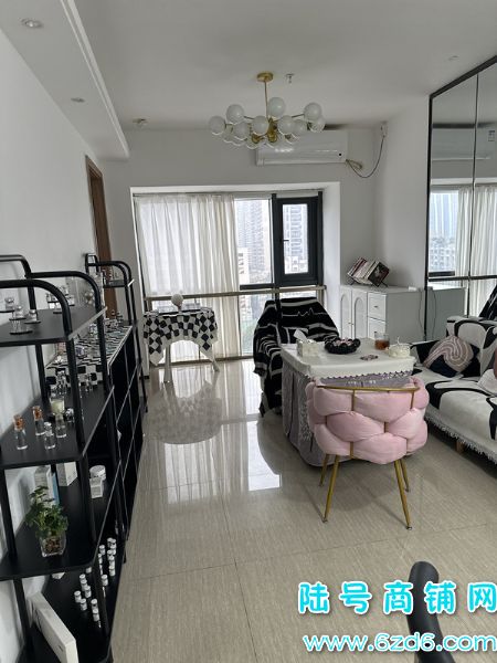 ��½�ţ�С����ƺ����仪ͥ����Ժת�ã�������1800ÿ��ʵ��ͼƬ