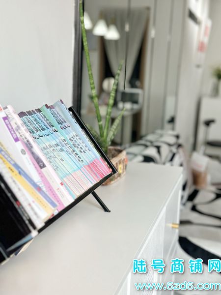 ��½�ţ�С����ƺ����仪ͥ����Ժת�ã�������1800ÿ��ʵ��ͼƬ