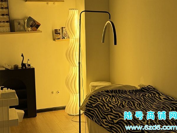 ��½�ţ����������������������޵�ת�ã������ĵض�ʵ��ͼƬ