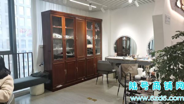 ��½�ţ�����������԰���ڴ���ȫ�¾�װ�޻�ɴ��ת�ã���תʵ��ͼƬ